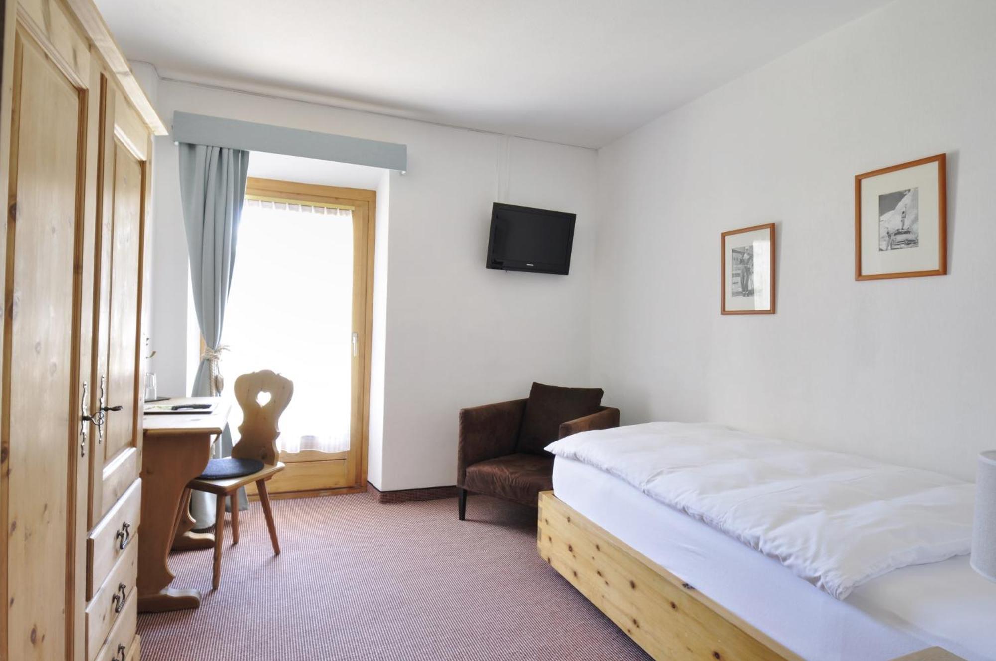 Hotel Bernina Понтрезіна Екстер'єр фото