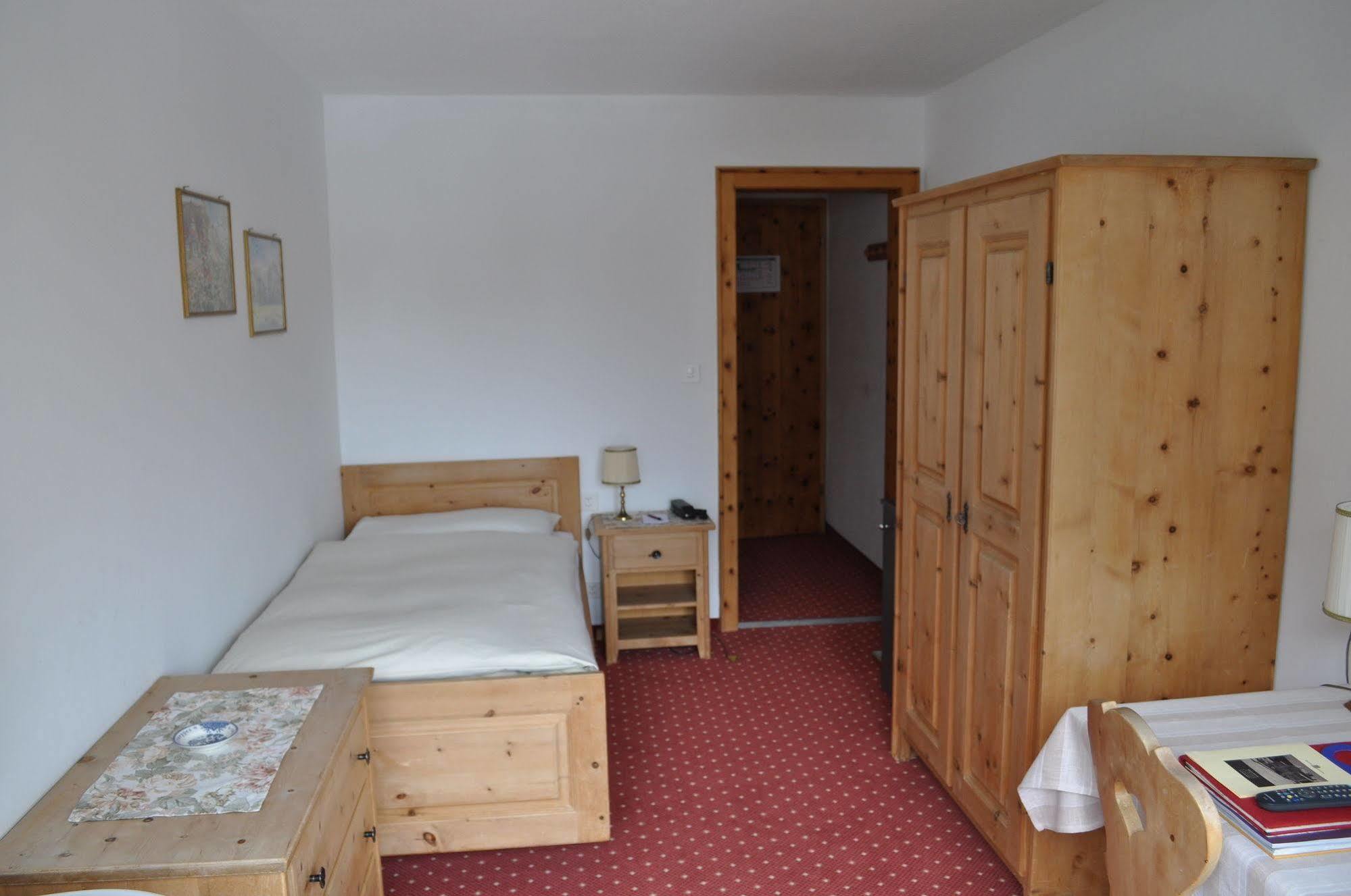 Hotel Bernina Понтрезіна Екстер'єр фото