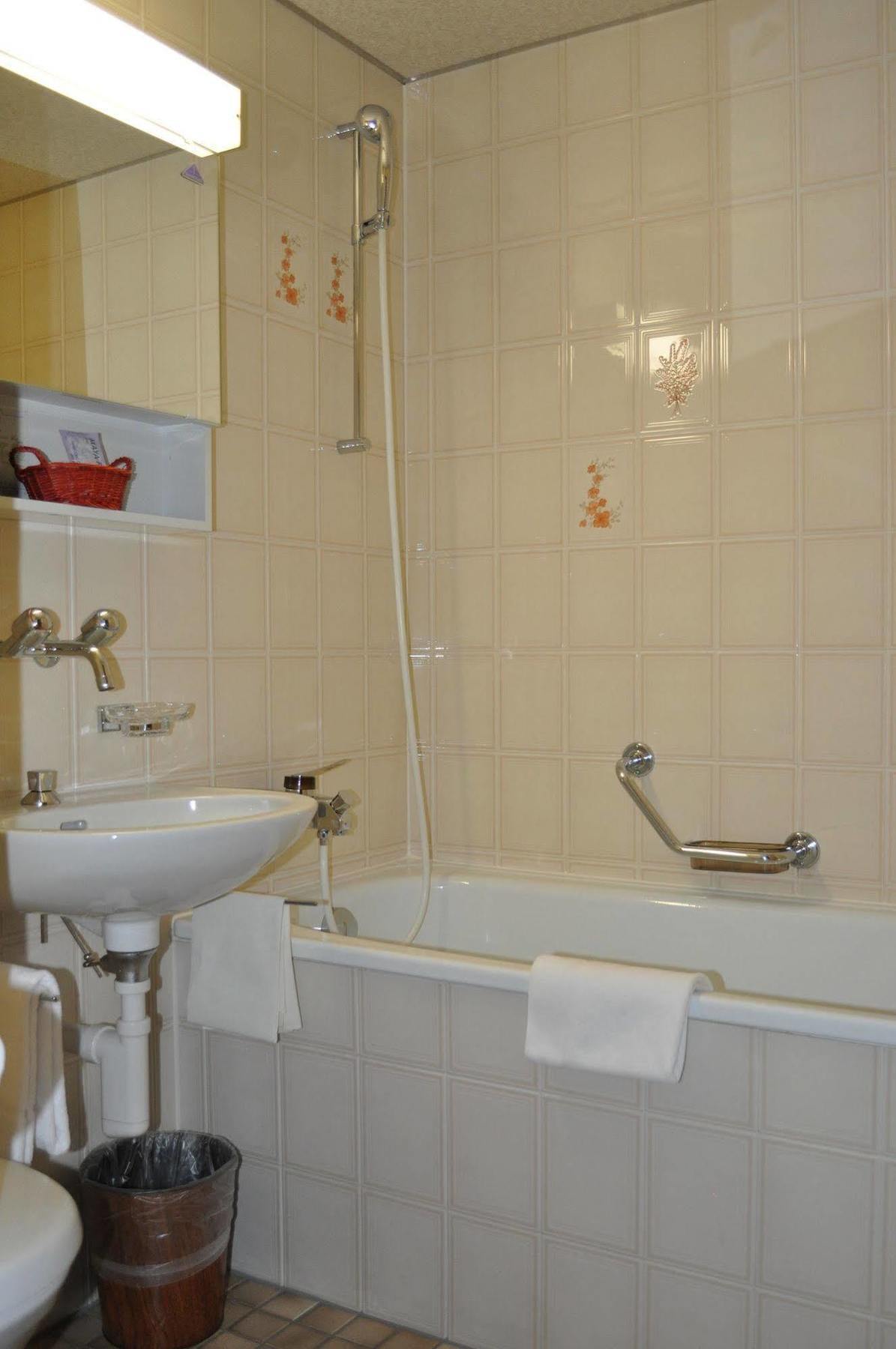 Hotel Bernina Понтрезіна Екстер'єр фото