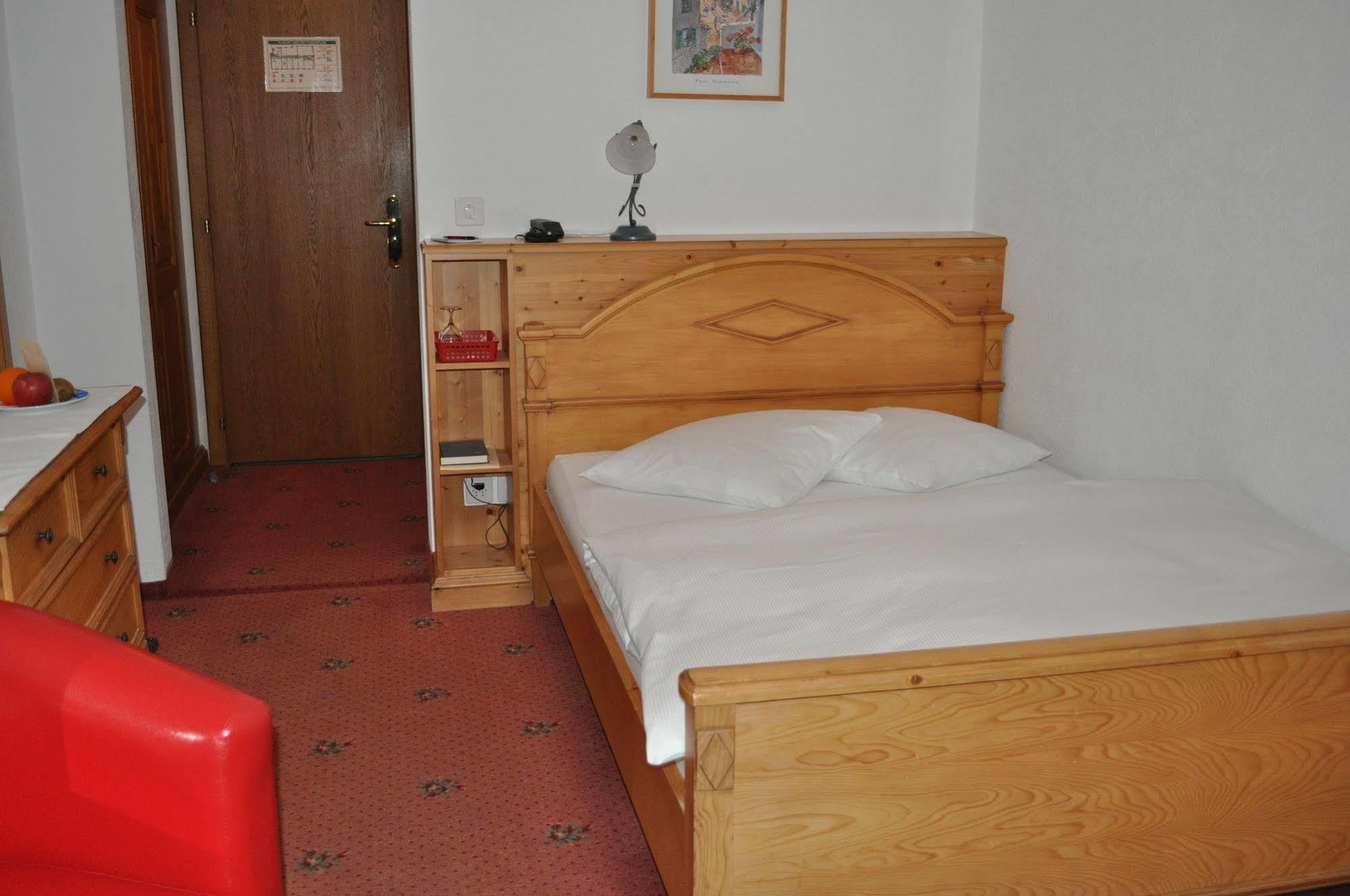 Hotel Bernina Понтрезіна Екстер'єр фото