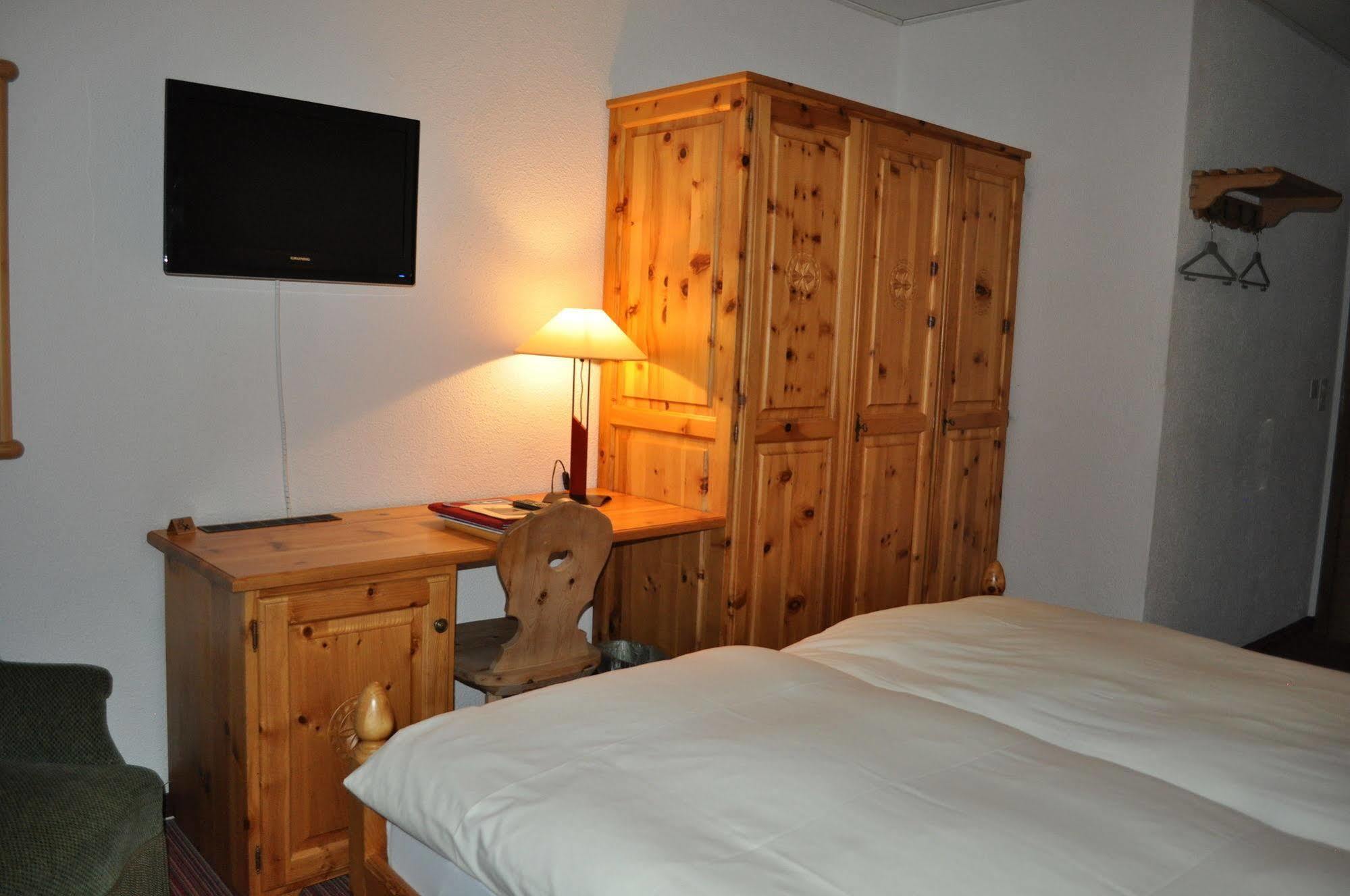Hotel Bernina Понтрезіна Екстер'єр фото