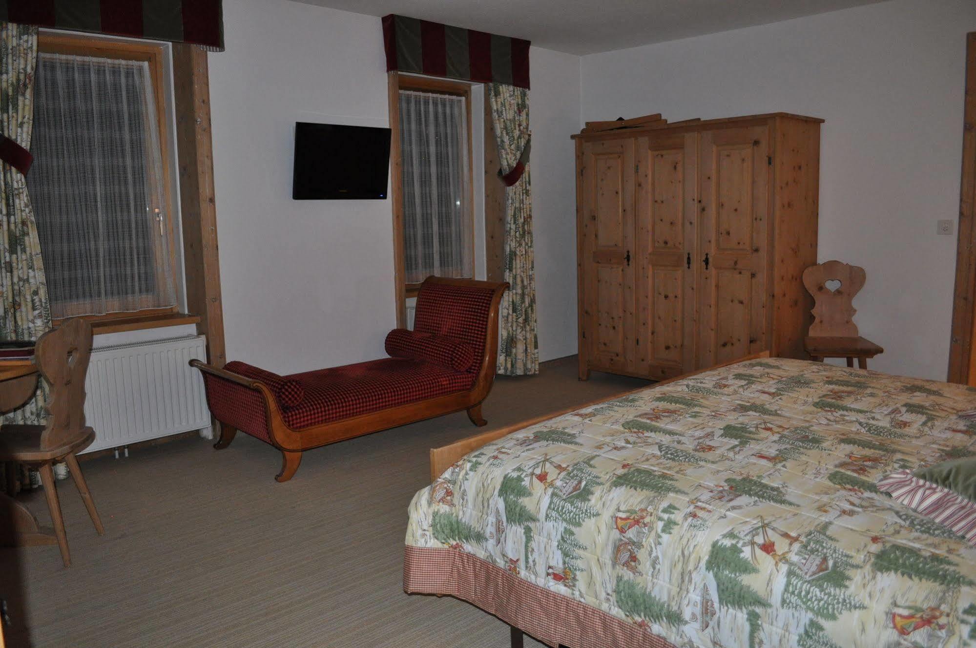 Hotel Bernina Понтрезіна Екстер'єр фото